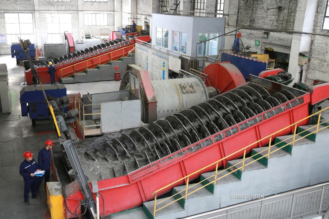 521561