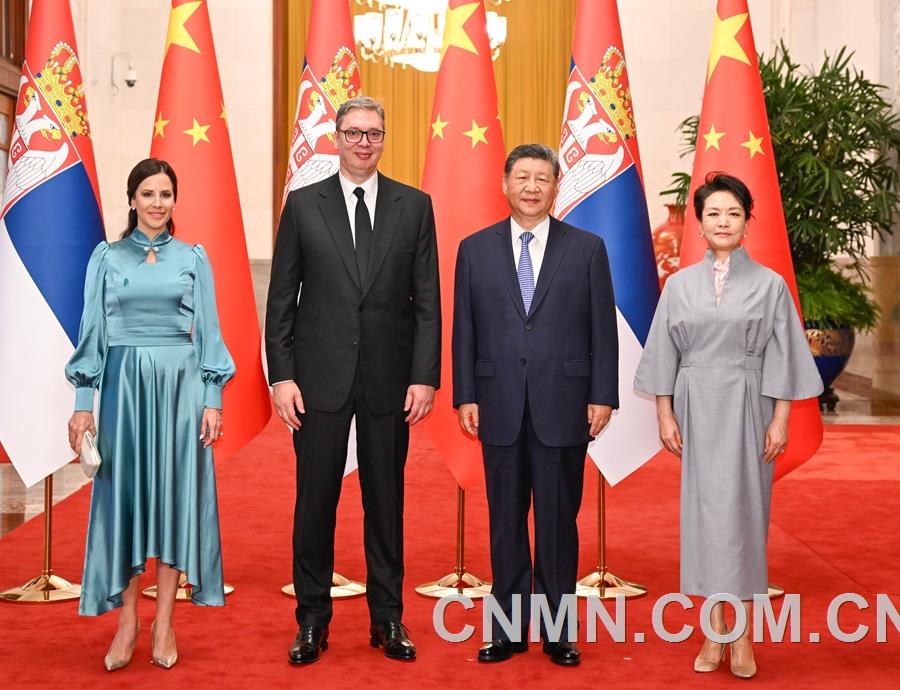 习近平同塞尔维亚总统武契奇会谈